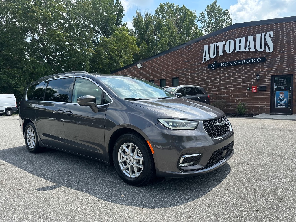 2022 Chrysler Pacifica - $15,999
