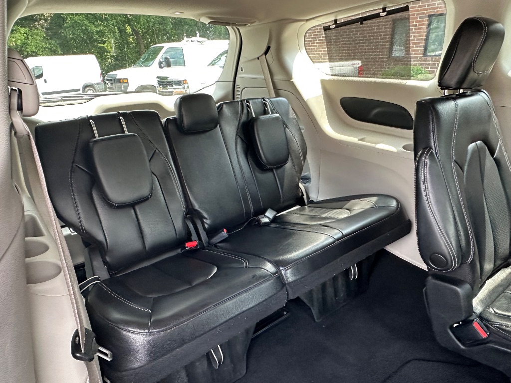 2022 Chrysler Pacifica - $15,999