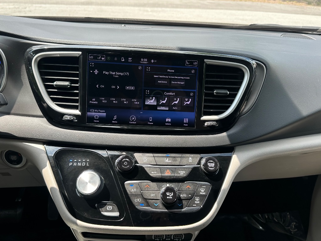 2022 Chrysler Pacifica - $15,999