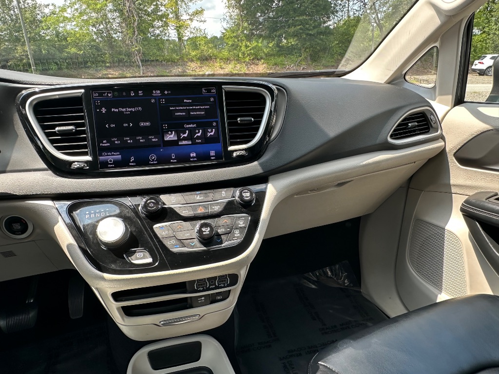 2022 Chrysler Pacifica - $15,999
