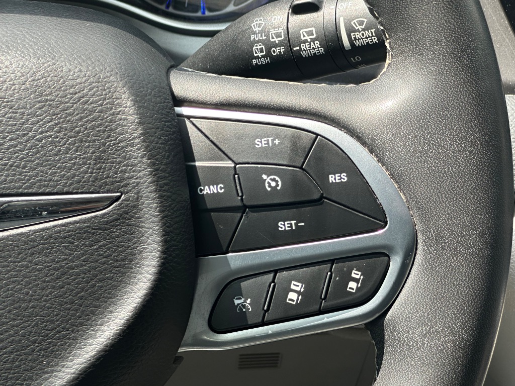 2022 Chrysler Pacifica - $15,999