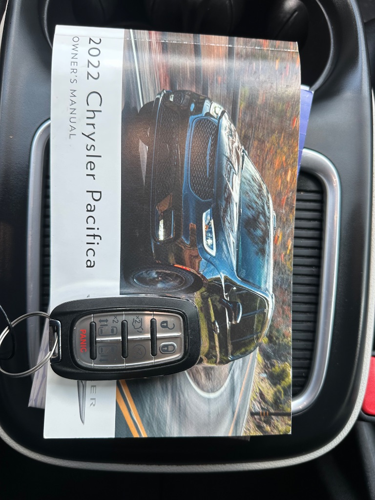 2022 Chrysler Pacifica - $15,999