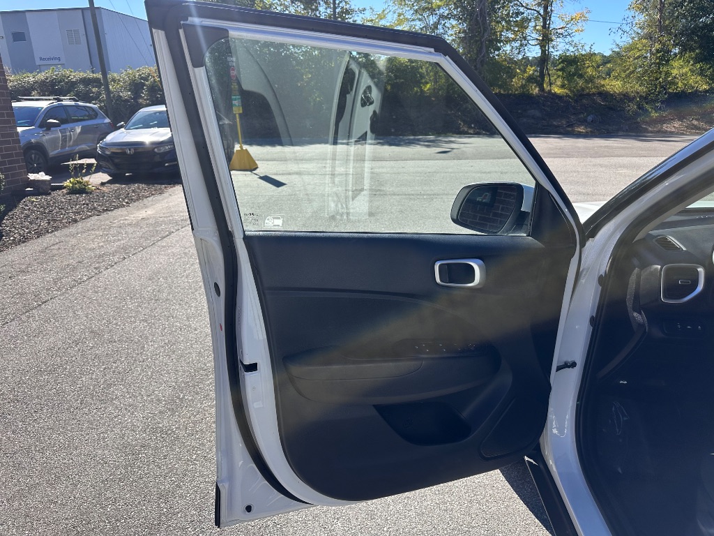 2021 Hyundai Venue - $10,999