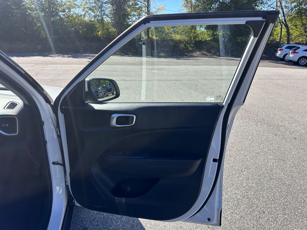 2021 Hyundai Venue - $10,999