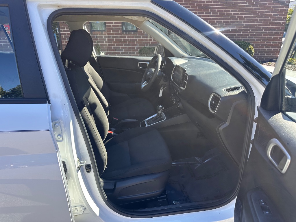 2021 Hyundai Venue - $10,999
