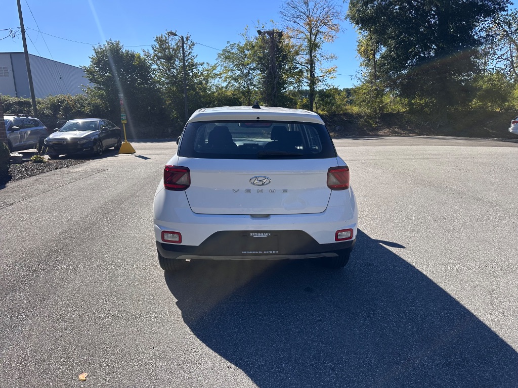 2021 Hyundai Venue - $10,999
