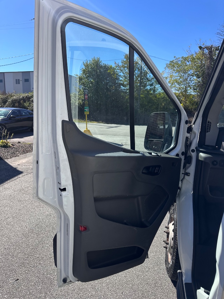 2022 Ford Transit - $29,999