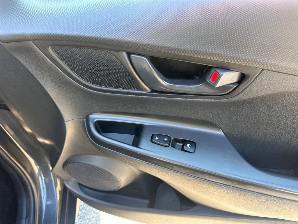 2022 Hyundai Kona - $11,499