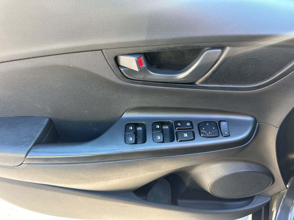 2022 Hyundai Kona - $11,499