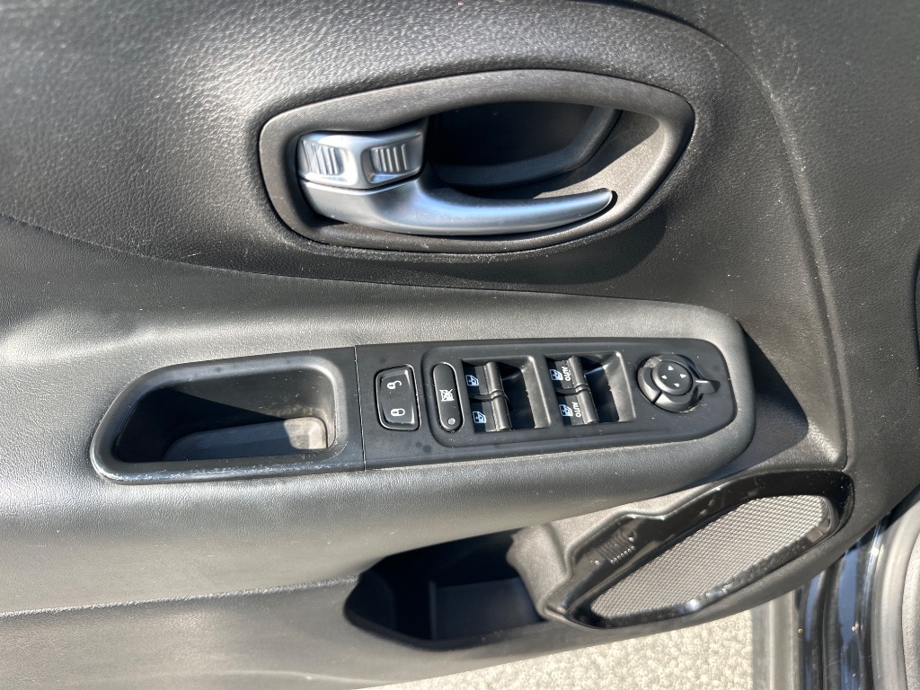 2017 Jeep Renegade - $10,999