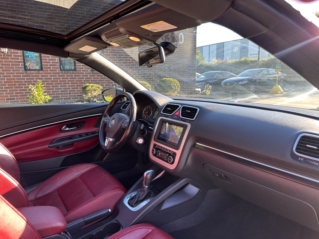 2012 Volkswagen Eos - $8,999