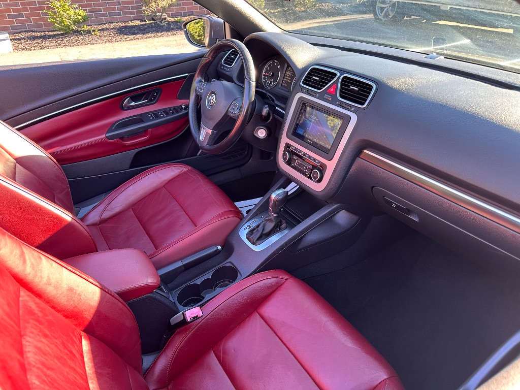 2012 Volkswagen Eos - $8,999