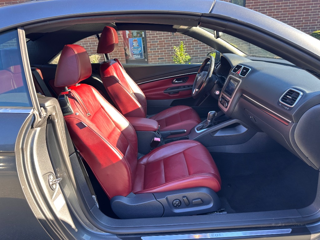 2012 Volkswagen Eos - $8,999