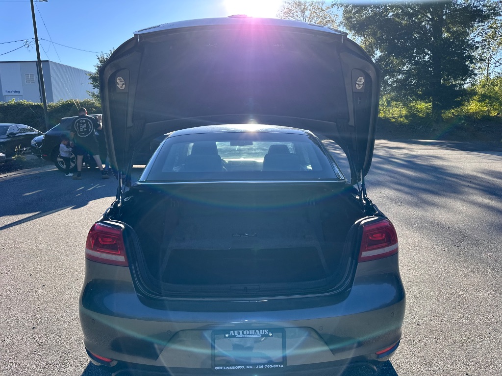 2012 Volkswagen Eos - $8,999