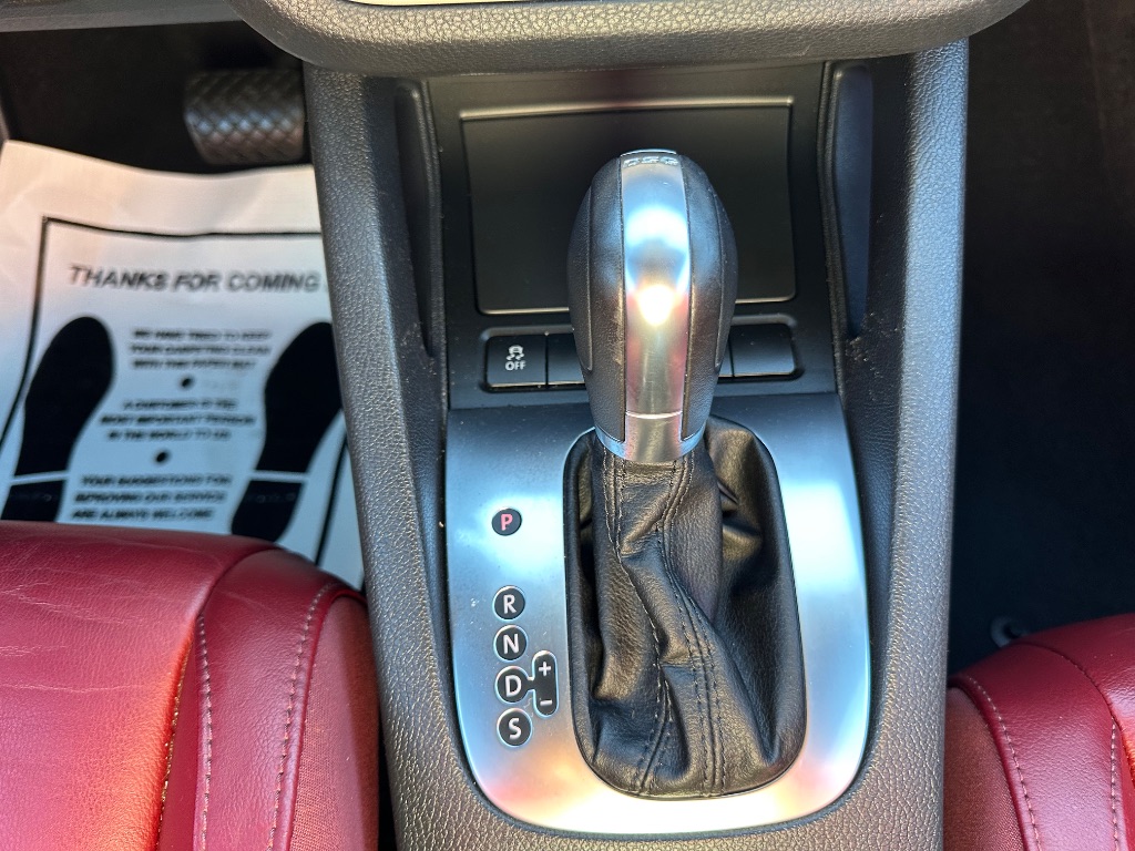 2012 Volkswagen Eos - $8,999