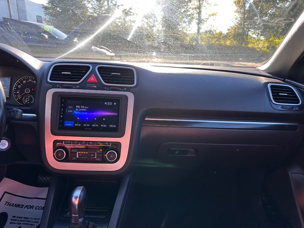 2012 Volkswagen Eos - $8,999