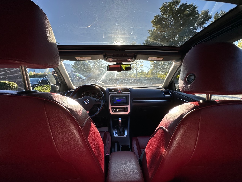 2012 Volkswagen Eos - $8,999