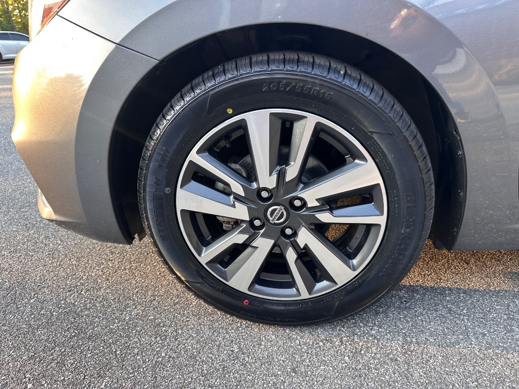 2022 Nissan Versa - $11,999