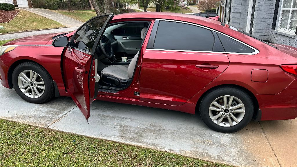 2016 Hyundai Sonata - $9,900