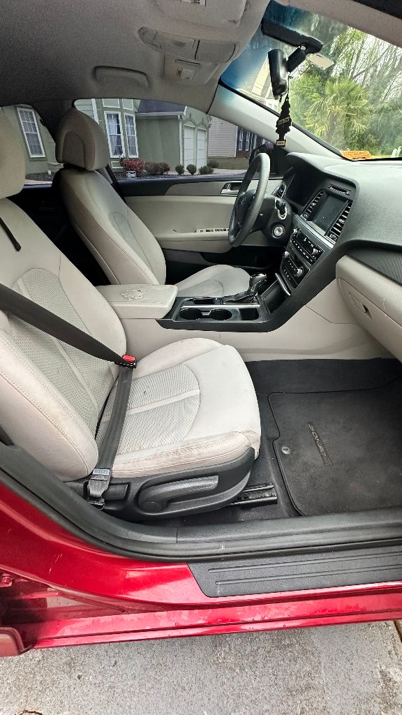 2016 Hyundai Sonata - $9,900