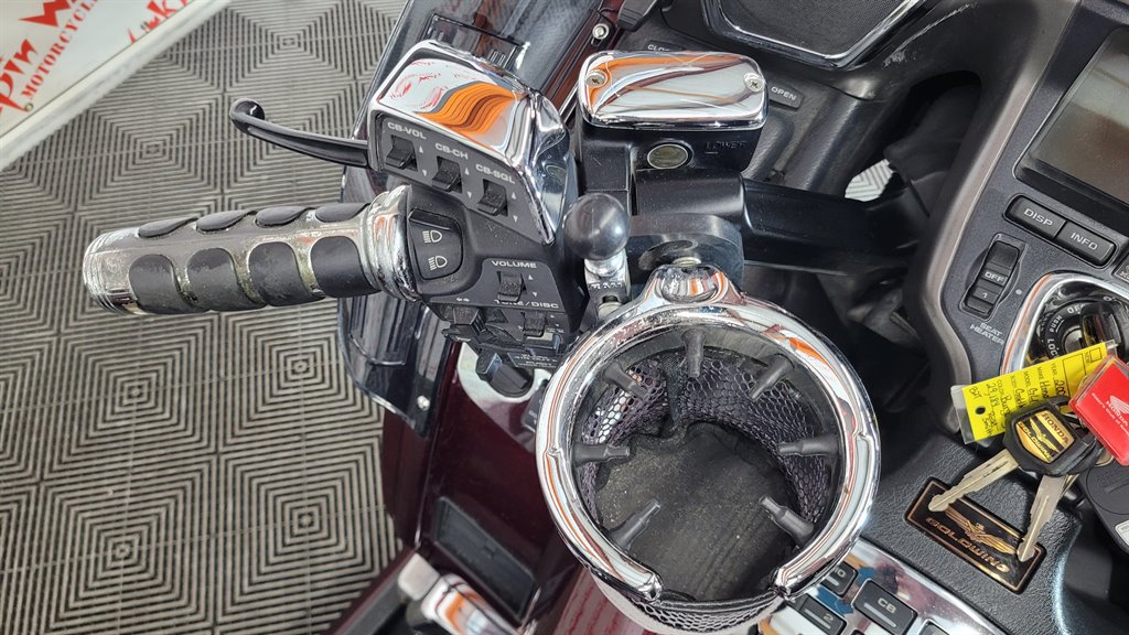 2008 Honda Gold Wing - $20,000