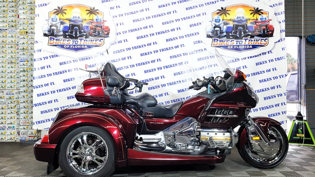 2008 Honda Gold Wing - $20,000