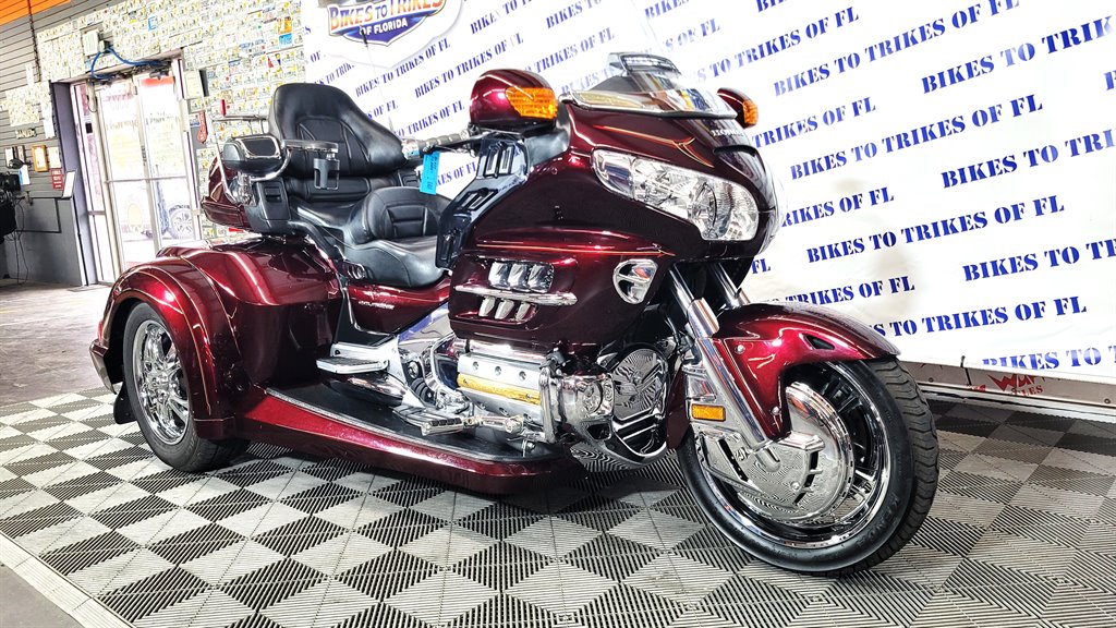 2008 Honda Gold Wing - $20,000