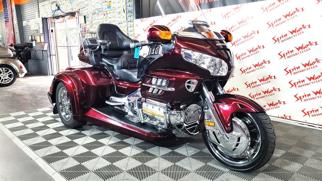2008 Honda Gold Wing - $20,000