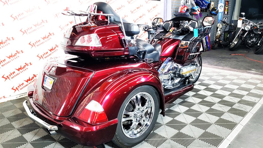 2008 Honda Gold Wing - $20,000