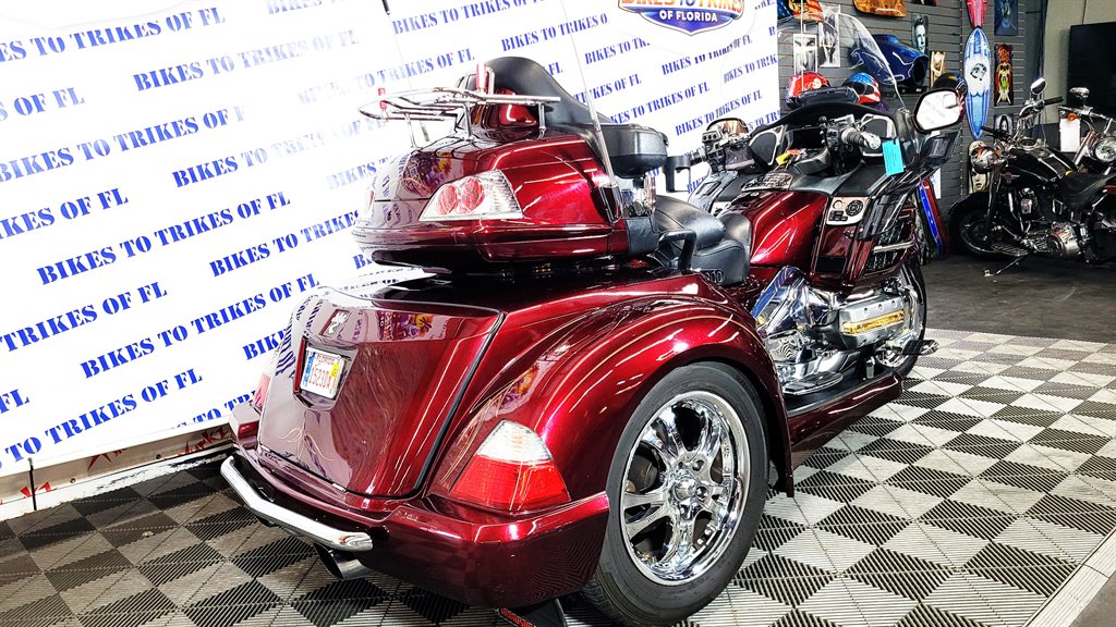 2008 Honda Gold Wing - $20,000