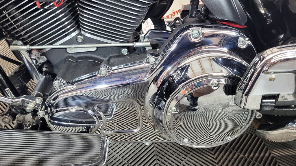 2011 Harley Davidson Ultra Classic Flhtcu - $23,000