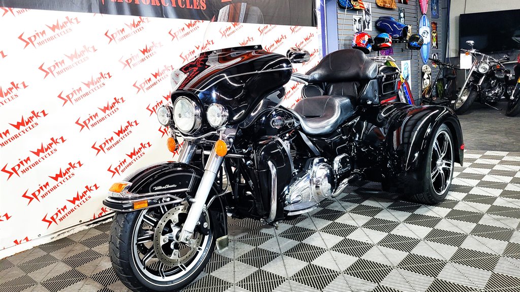 2011 Harley Davidson Ultra Classic Flhtcu - $23,000