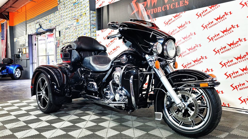 2011 Harley Davidson Ultra Classic Flhtcu - $23,000