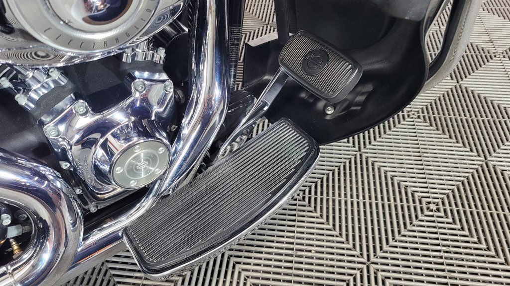 2011 Harley Davidson Ultra Classic Flhtcu - $23,000