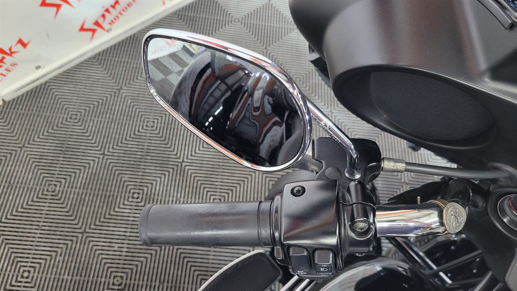 2011 Harley Davidson Ultra Classic Flhtcu - $23,000