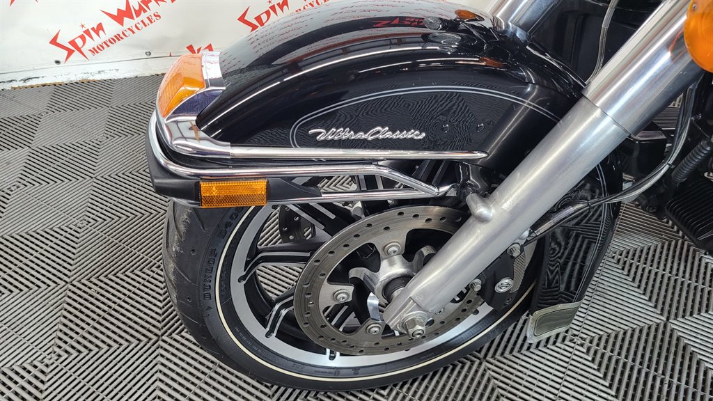 2011 Harley Davidson Ultra Classic Flhtcu - $23,000