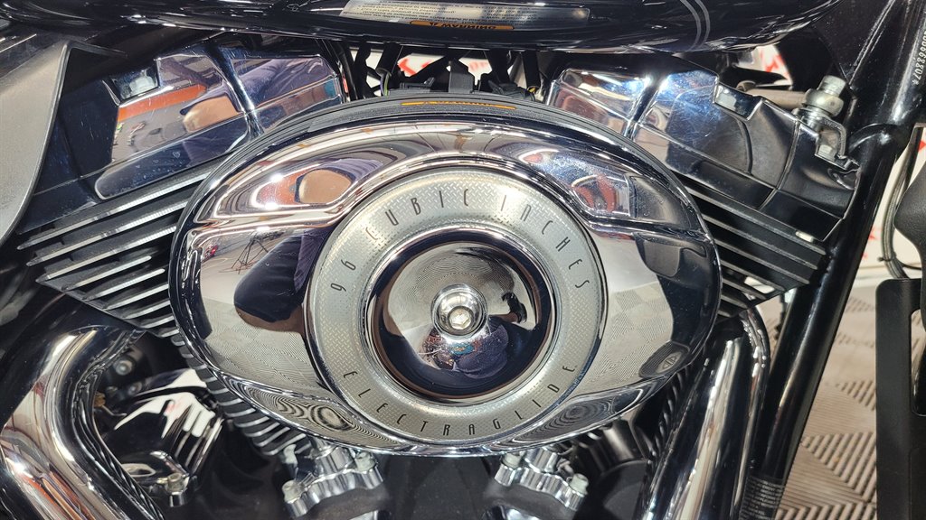 2011 Harley Davidson Ultra Classic Flhtcu - $23,000