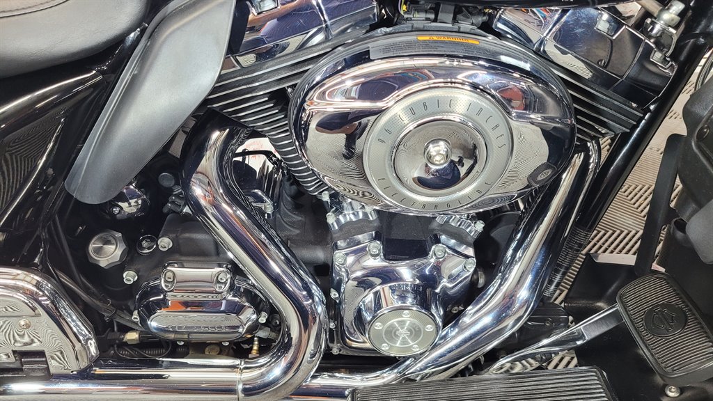 2011 Harley Davidson Ultra Classic Flhtcu - $23,000