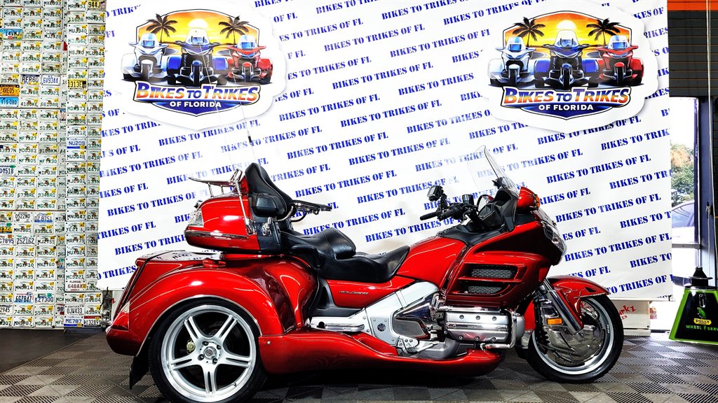 2010 Honda Gold Wing - $24,000