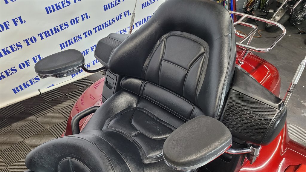 2010 Honda Gold Wing - $24,000