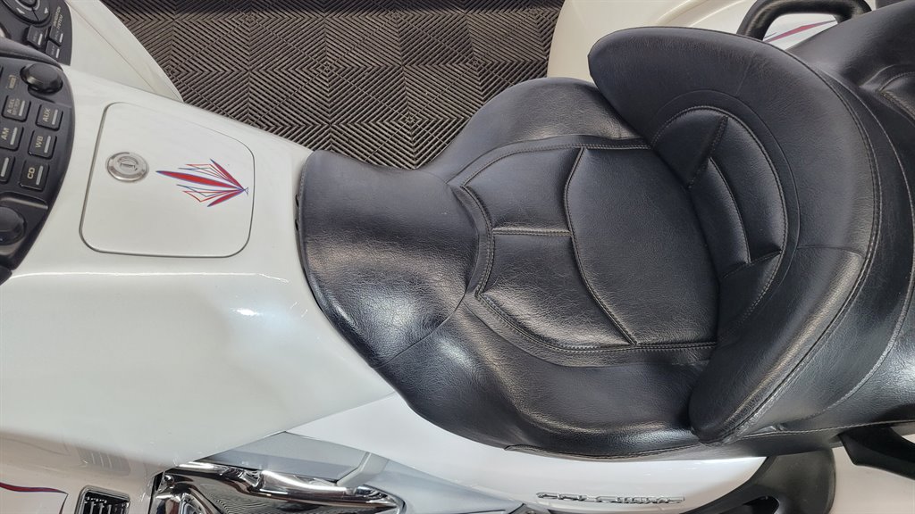 2008 Honda Gold Wing - $19,000