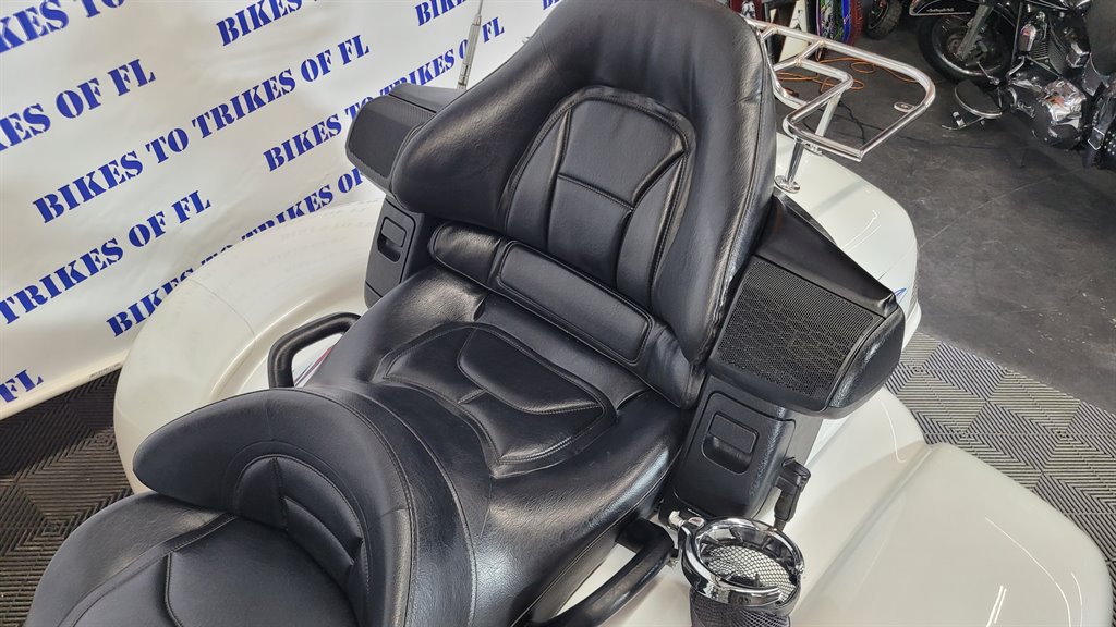 2008 Honda Gold Wing - $19,000