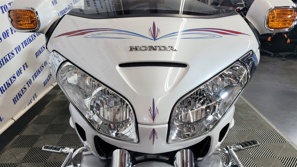 2008 Honda Gold Wing - $19,000