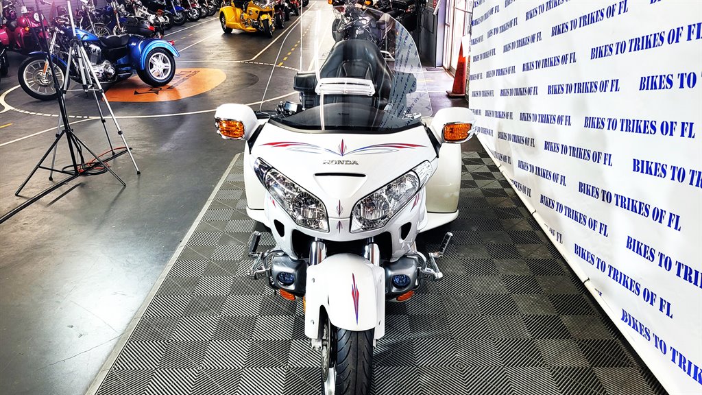 2008 Honda Gold Wing - $19,000