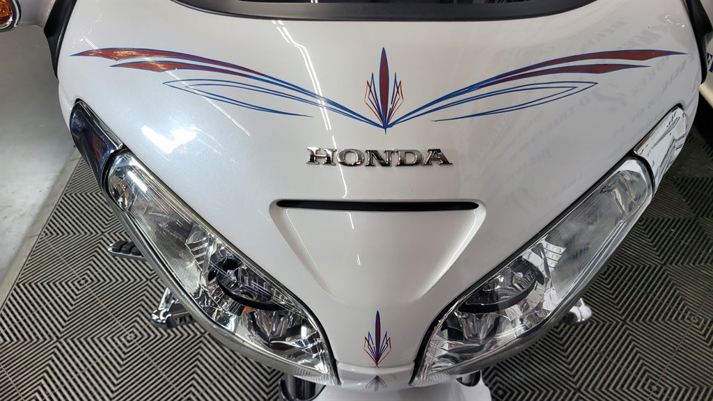 2008 Honda Gold Wing - $19,000