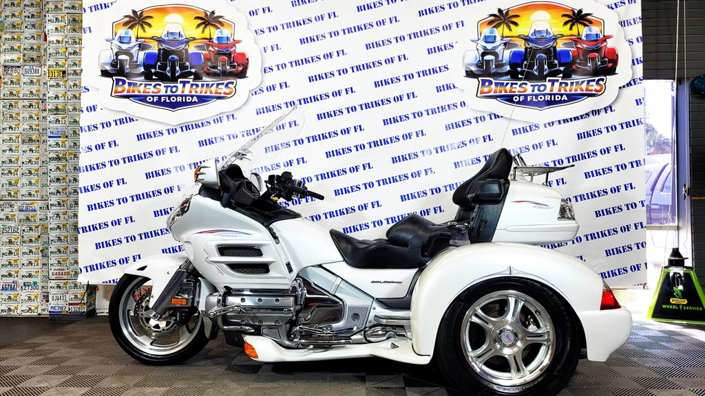 2008 Honda Gold Wing - $19,000