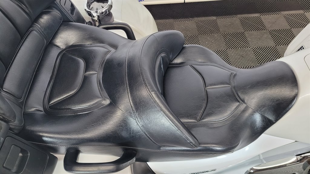 2008 Honda Gold Wing - $19,000