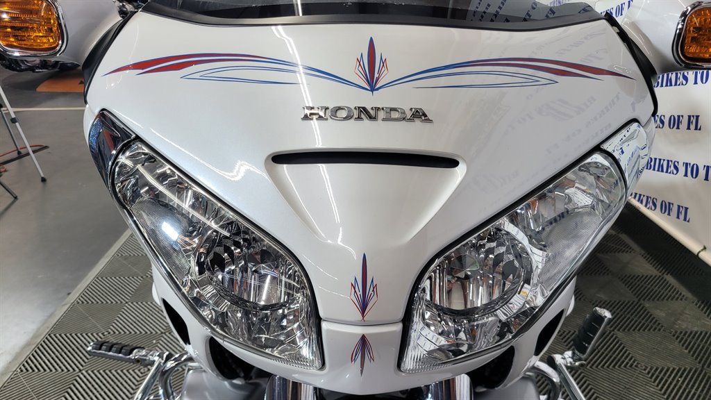 2008 Honda Gold Wing - $19,000