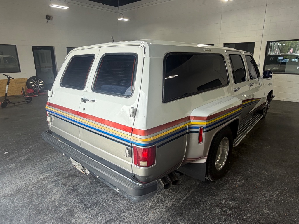 1990 GMC Suburban - $40,000