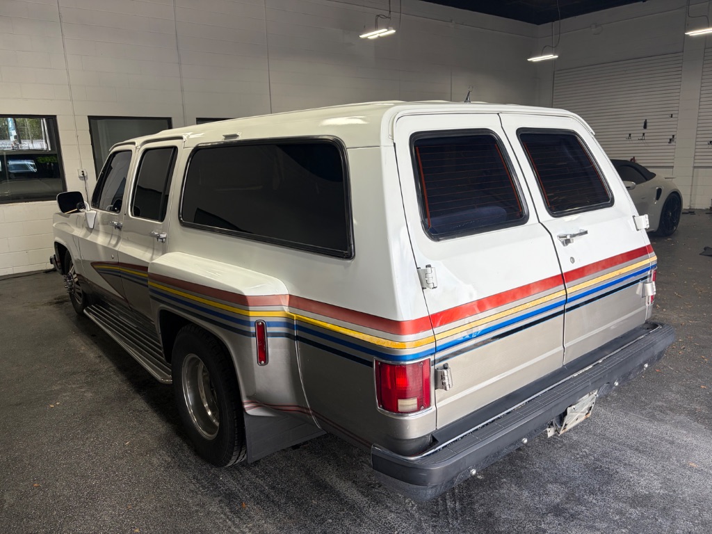 1990 GMC Suburban - $40,000
